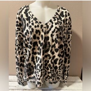 NWT Chaser V-Neck Long-Sleeve Top Leopard Print Size Small NEW